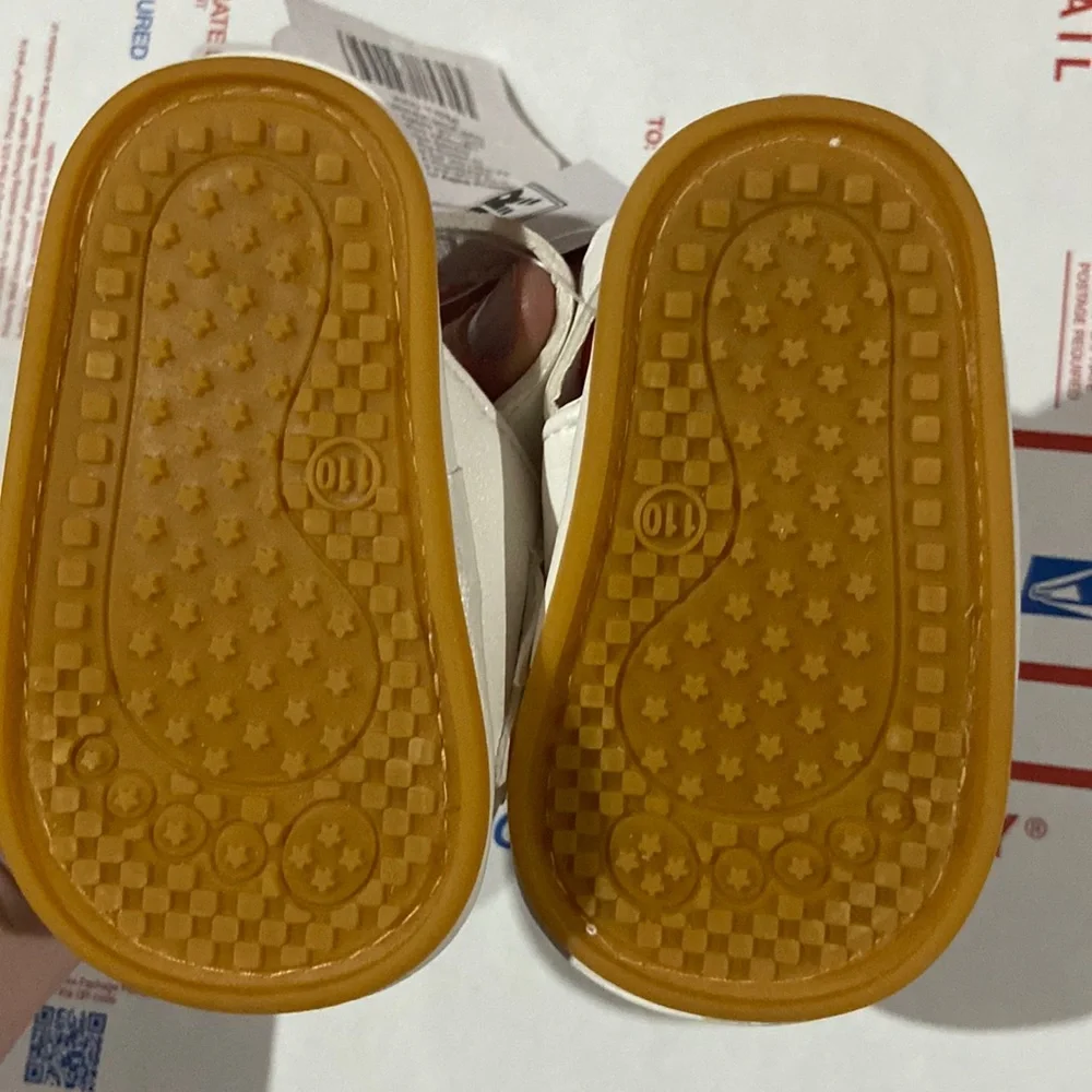 Romirus baby shoes Baby Sandals fringe NWT white 💕 0-6 months size 1